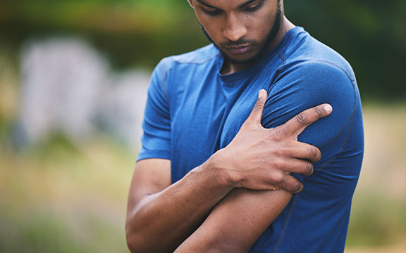 shoulder pain injury care chiropractic